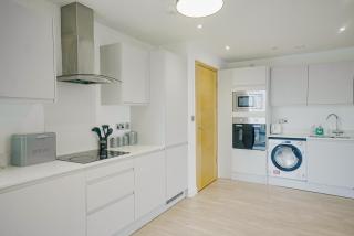 Nottingham Getaway with a River View - Sleeps 4 Guests - Long Term Stays - Families - Business - Contractors - Nottingham - 8