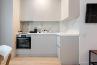 High-end Studio with Panoramic View, Parking & Pool - Bucharest - 1