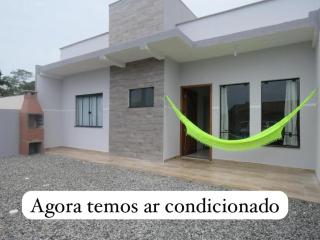 Casa do amor, vc pode ir andando até a praia - Itapoa - 0