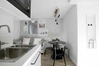 Stay in a Designer Apartment with Private Terrace - Paris - 2