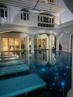 V20 Boutique Jacuzzi Hotel - Bangkok - 0