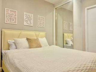 Metro luxe riverfront resort style condo - 9