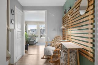 Serene Countryside Holiday Home with Fjord Views and blooming Gardens - Bodø - 1