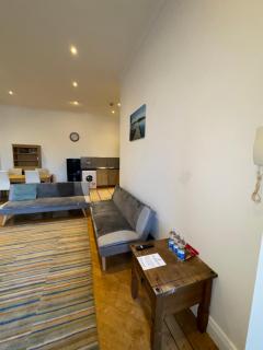 Spacious City Centre Apartment - - 7