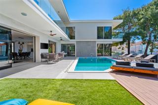 NEW Stylish 5-bedroom villa Aride with pool, sea views - Podstrana - 9