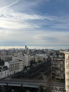 Apparemment spacieux, lumineux avec vue sur Paris - 3