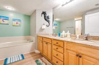 Beachfront 3BR Condo! Free Beach Chair Service! by Dolce Vita Getaways PCB! - Panama City Beach - 1