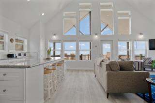 Spacious Beachfront 5BR with Gorgeous Ocean views - Blue Footed - 3