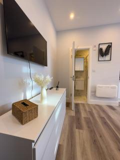 Entire Flat 4 min walk to Finsbury Park - 1