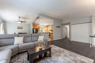 Perfect Getaway 3BR 3BA Home Close to Parks and Shopping - Ballwin - 8