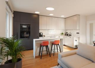 Luxury Sunny Home - Garage Parking, Metro, Balcony, PS5 with games - Prague - 1