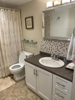 Welcoming homestay with relaxing private room - Oakville - 3