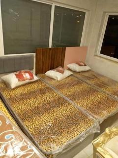 sliver apartment - - 2