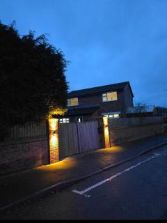 4 bedroom detached house - 4