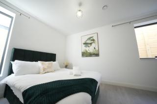 Ealing Broadway Great Stay 7-Minute Walk from the Underground - Ealing - 1