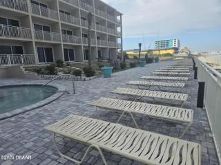 Ocean Breeze - Direct Ocean Front-Pool Is Open - Daytona Beach - 9
