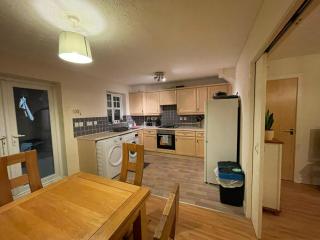 John Lennon Airport house - 6
