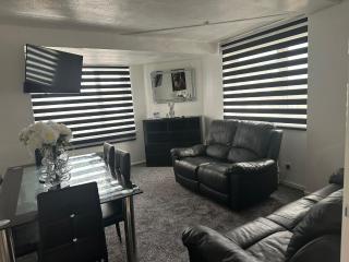 Sunset Escape House - Southtown - 5