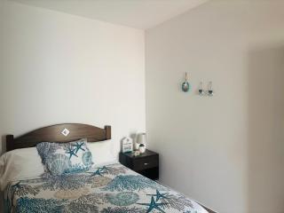 Techas Stylish 2-Bedroom 8 min to Beach - 6