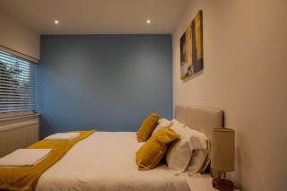 4br-sleeps8-privategarden-freeparking - Nottingham - 1