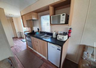 Pet Friendly 3 Bed Static Caravan in Clarach Bay Spacious and Cozy Stay - 2
