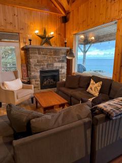 Luxury Waterfront Oasis W Hot Tub - Lion's Head - 4