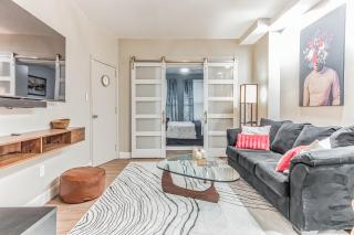 Close to all Walkable to PPL bars restaurants Near colleges hospitals parks - 5