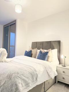 Skyline View Apartments - City Lights & Skyline Heights - Barking - 5