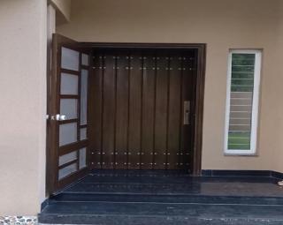 1 Kanal House in Bahria Town - Lahore - 1