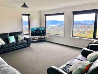Large House, Centrally Located With Amazing Views - Lenah Valley - 0