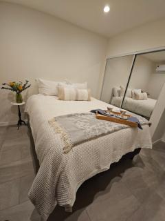 Cozy Home Away From Home - Granada Hills - 4