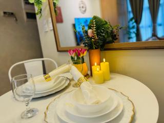 Cozy Studio in Viceroy Near Venice Mall - Manila - 3