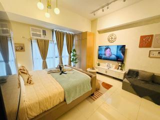 Staycation in viceroy mckinley near venice grand canal - 2