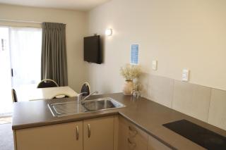BK's Fountain Court Motel - 8