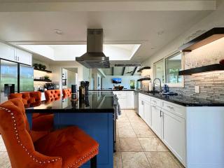 Hilltop Villa, Pool, Hot tub, Views, Avocado Grove - 2