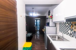 Cozy Crash Pad B Laughter friendly Makati 2271 Gym Swim Park 300 - Manila - 9