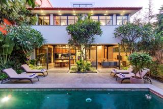 Family Luxury 5bd Villa Parking X Walk 2 Potato Head - Seminyak - 0