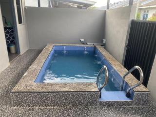 Ainun Homestay with private pool - 8