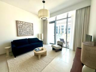 Luxury Jumeirah canal front designer stay sleeps4 - 8