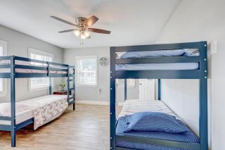 Serene Oasis Steps from the Bay - Bacliff - 7