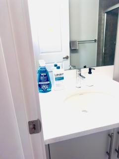 Private room Minutes to Calgary airport YYC, Downtown, Banff - 4