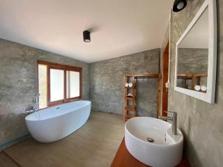 Sleep with Elephants Homestay - 6