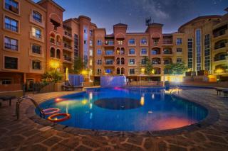 Spacious 1-BR Opposite Mall with Huge Pool & Gym - 5