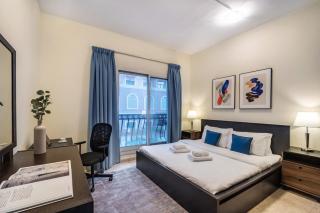 Spacious 1-BR Opposite Mall with Huge Pool & Gym - 4