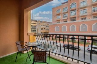 Spacious 1-BR Opposite Mall with Huge Pool & Gym - 3