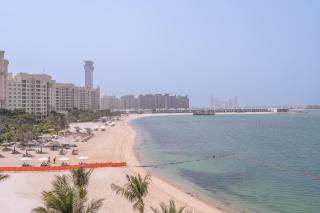 StayShort - Peaceful and Airy 1-bedroom Apartment with the Palm beach view - 3