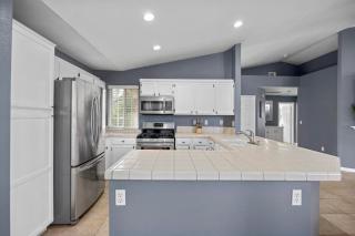 3 Bed 2 Bath Newly Furnished - Available Now - 6