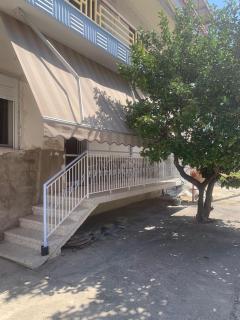Gemütliche drei Zimmer Erdgeschosswohnung mit Wohnküche und Balkon - Néa Karváli - 6