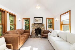 Luxury 5BR 3BA Quiet East Chop Gem - 0