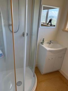 Foxton Beach Bach 5 Star Location 2 Min Walk To Beach New Furnishings BBQ - 1